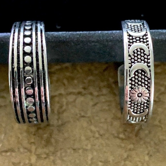 💙 NWOT Toe Rings 🩶🩶🩶🩶 - Picture 1 of 6